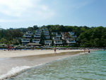 Hotel-Strand  der Kata Noi Beach Strand und die Andaman See [Indischer Ozean] mit den teueren Bungalow mit eigenen Pool (TH).